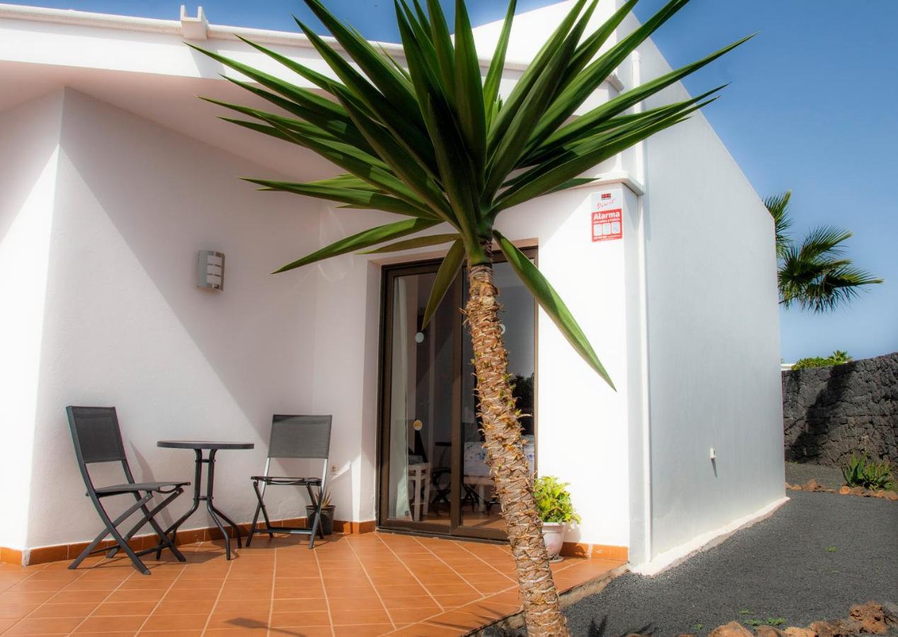 El Jardin De Juanita - Rooms Playa Blanca  Exterior photo